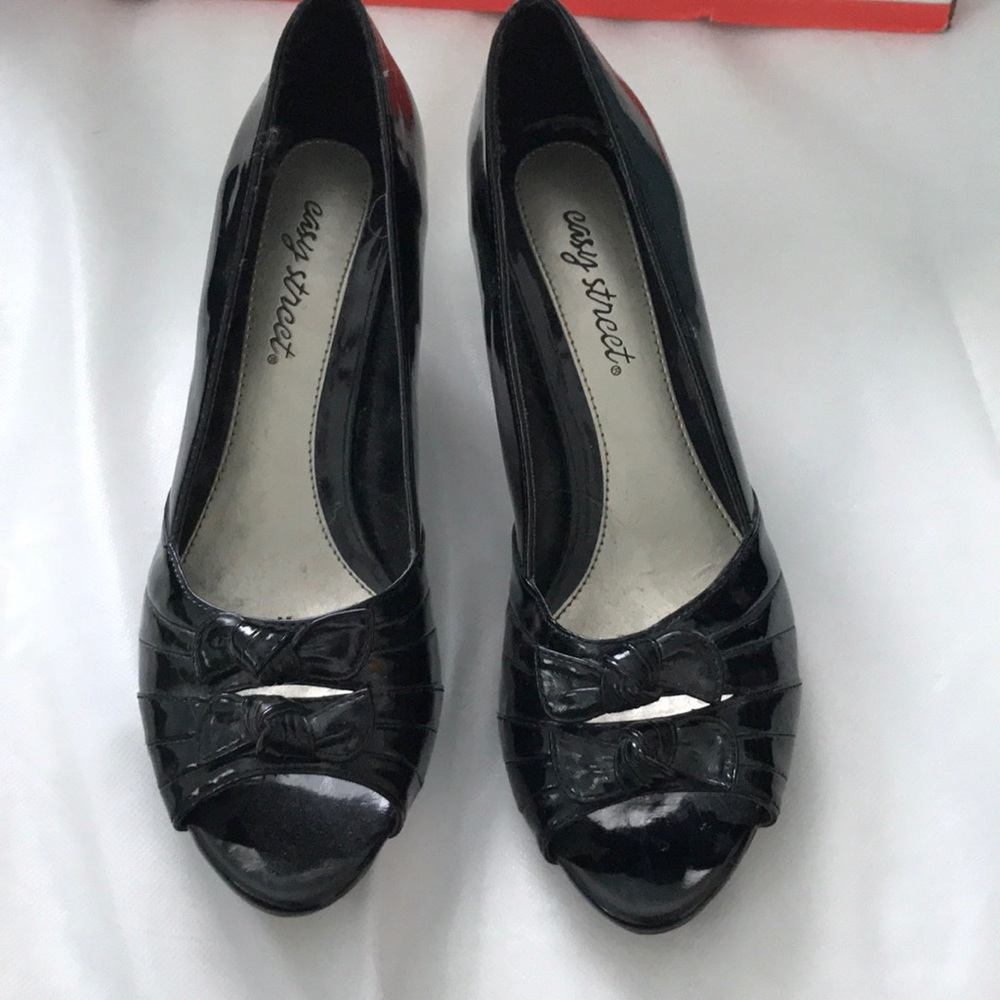 East Street size 8 short heel